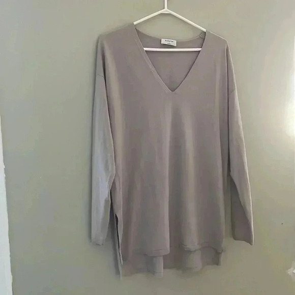 [L]Babaton  LS Tan V Neck Pullover Sweater viscose Blend - Picture 1 of 9